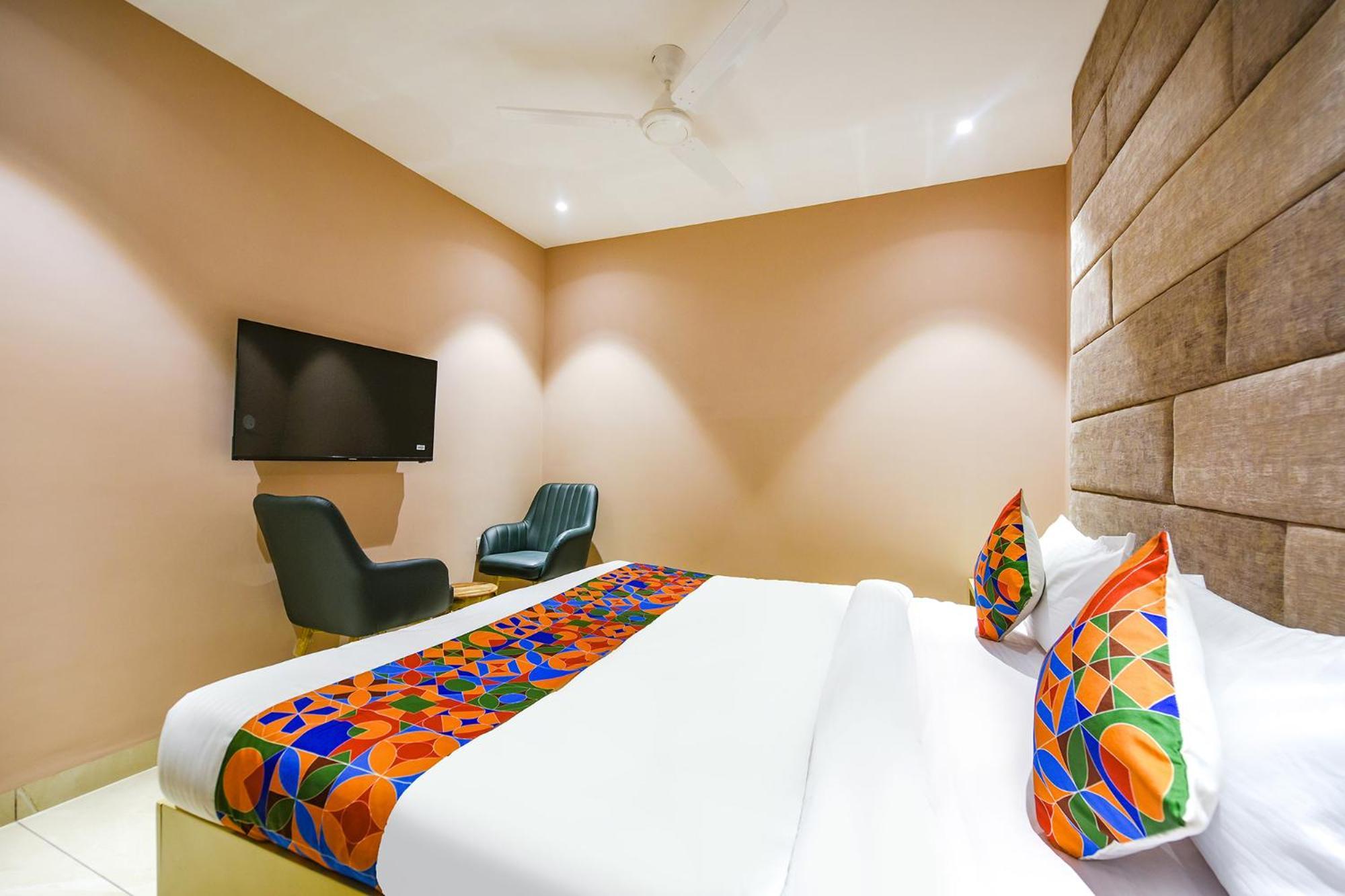 Fabhotel Supreme Suites Ludhiana Exterior foto
