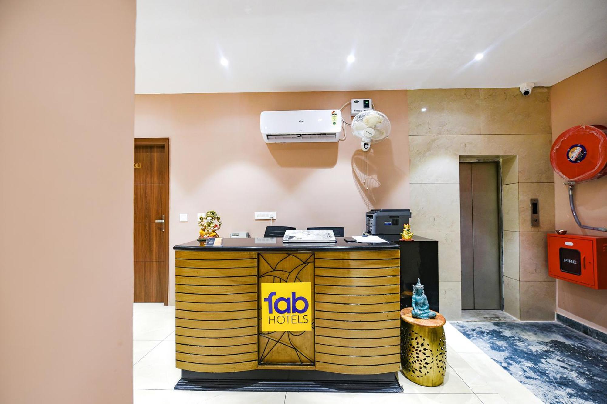 Fabhotel Supreme Suites Ludhiana Exterior foto
