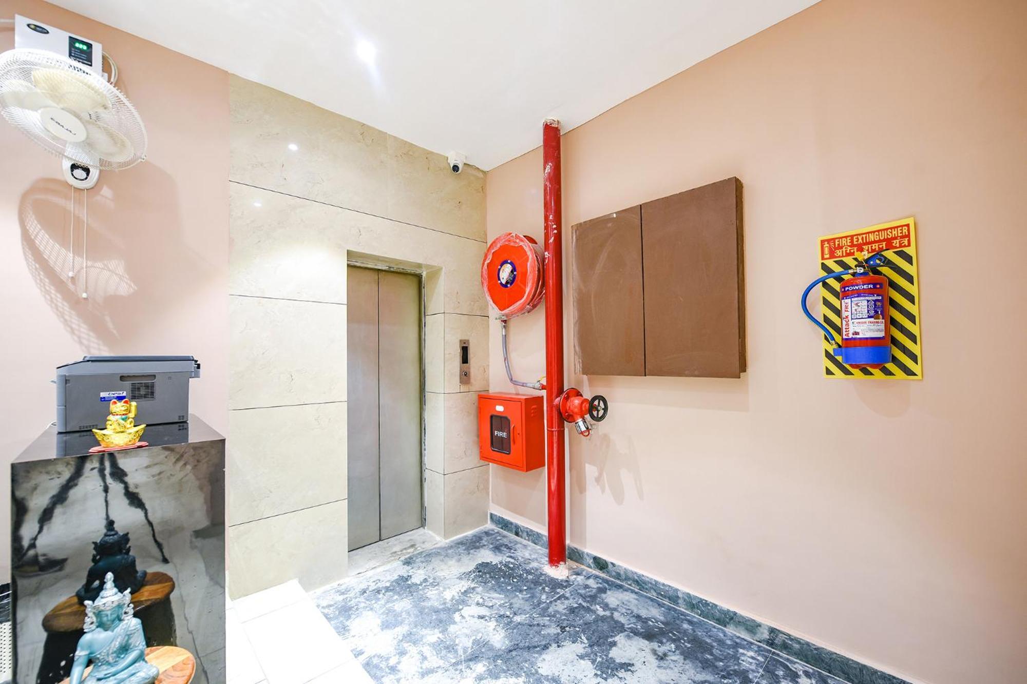 Fabhotel Supreme Suites Ludhiana Exterior foto